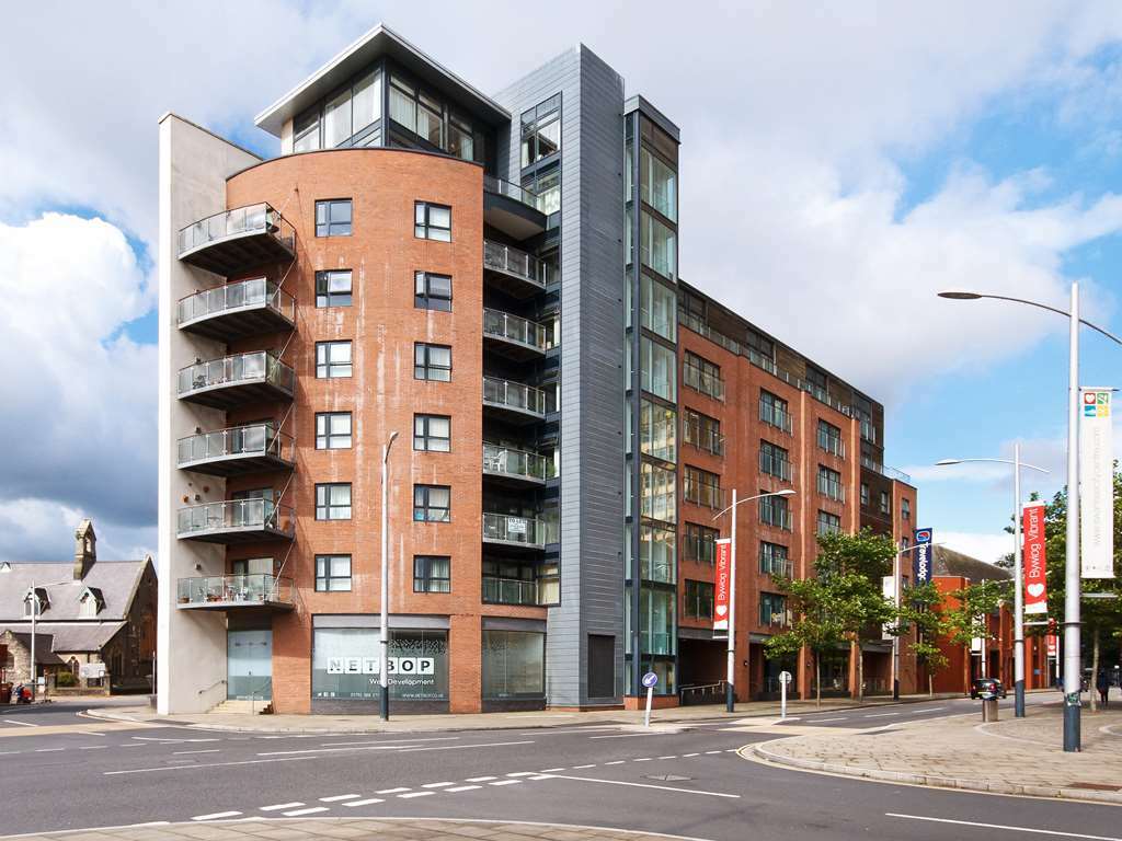 Travelodge Swansea Central Exterior photo